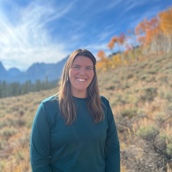 Meet your Posher, Jessica - Picture 2 of 2